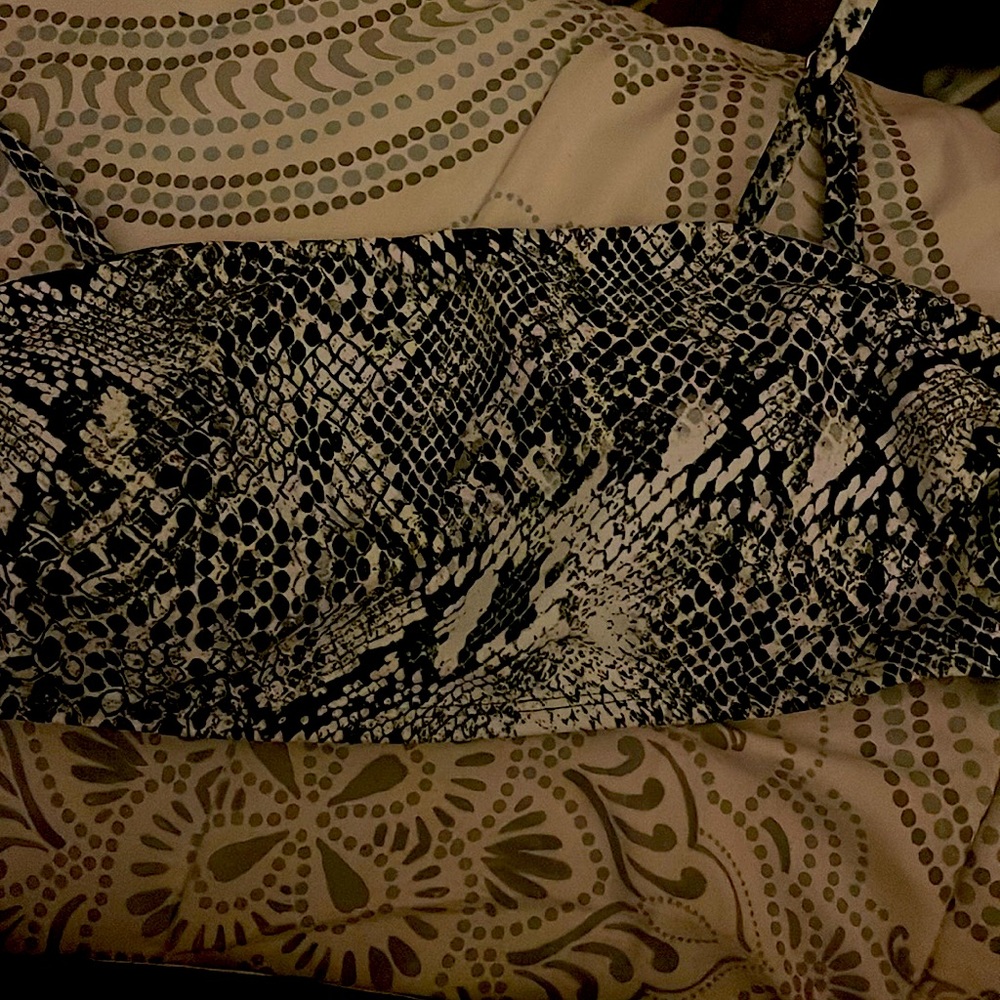 Women’s bathing suit top